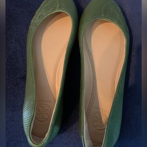 Green Tory Burch flat size 7